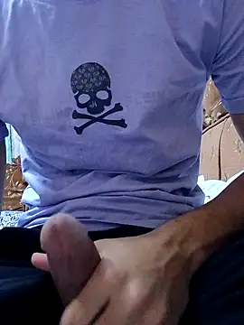 Snapshot of YourDaddyBlair chatting on 09-11-25, 06:13 YourDaddyBlair online show from 09-11-25, 06:13