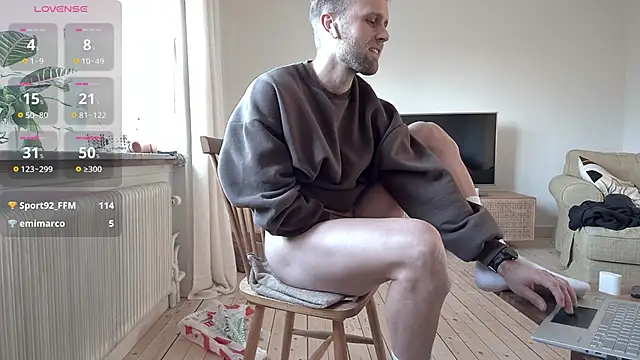 Snapshot of bubblebuttnes chatting on 03-09-26, 07:56 bubblebuttnes online show from 03-09-26, 07:56