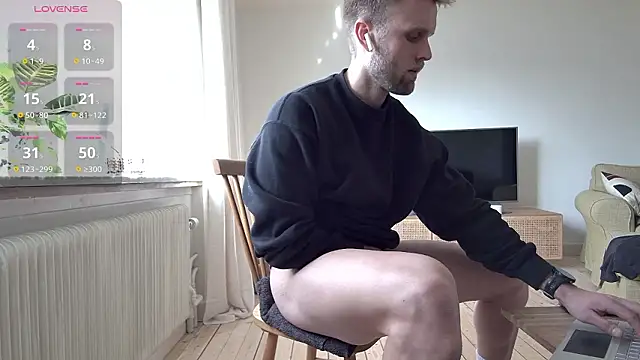 Snapshot of bubblebuttnes chatting on 03-11-26, 12:11 bubblebuttnes online show from 03-11-26, 12:11