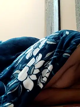 Snapshot of INTERNATIONAL0001 chatting on 11-17-25, 12:16 INTERNATIONAL0001 online show from 11-17-25, 12:16