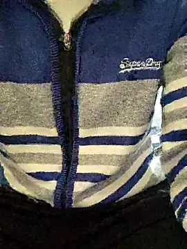 Snapshot of INTERNATIONAL0001 chatting on 12-14-25, 11:37 INTERNATIONAL0001 online show from 12-14-25, 11:37