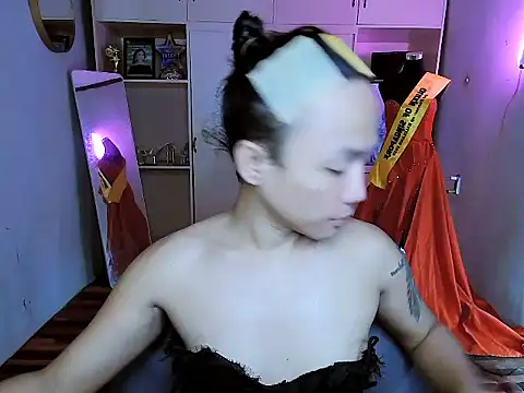 YourNikkieXxx online show from 10-21-25, 06:25