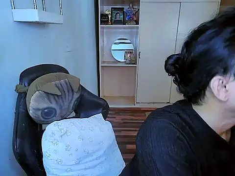 YourNikkieXxx online show from 11-22-25, 02:32