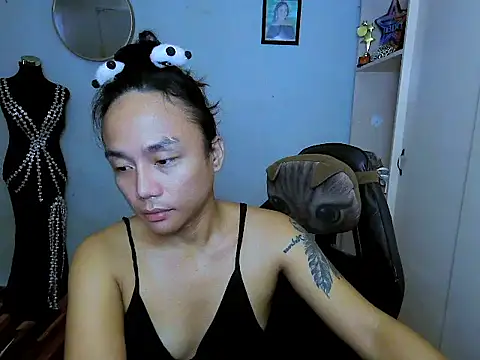 Snapshot of YourNikkieXxx chatting on 12-20-25, 10:17 YourNikkieXxx online show from 12-20-25, 10:17