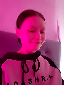 DragonFoxie online show from 11-14-25, 04:38