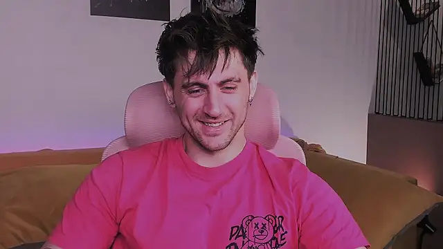 Snapshot of Oscar_Miller_ chatting on 09-11-25, 09:04 Oscar Miller online show from 09-11-25, 09:04