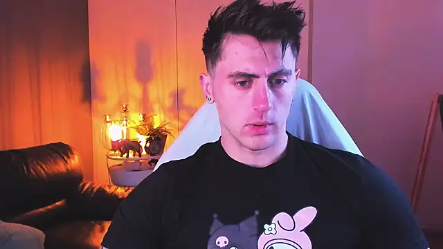 Snapshot of Oscar_Miller_ chatting on 10-06-25, 09:23 Oscar Miller online show from 10-06-25, 09:23