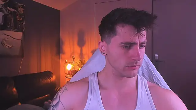 Snapshot of Oscar_Miller_ chatting on 10-11-25, 09:24 Oscar Miller online show from 10-11-25, 09:24