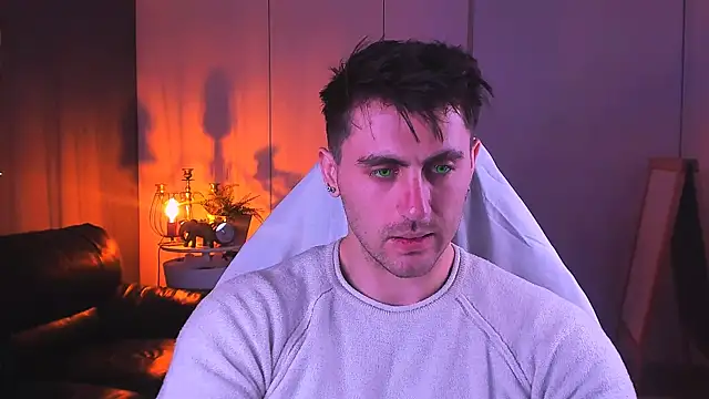 Snapshot of Oscar_Miller_ chatting on 10-13-25, 09:15 Oscar Miller online show from 10-13-25, 09:15