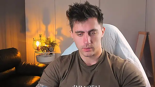 Snapshot of Oscar_Miller_ chatting on 10-17-25, 08:55 Oscar Miller online show from 10-17-25, 08:55