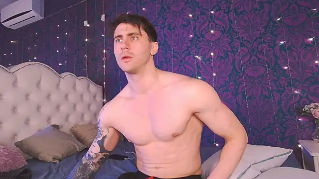 Snapshot of Oscar_Miller_ chatting on 11-28-25, 09:28 Oscar Miller online show from 11-28-25, 09:28