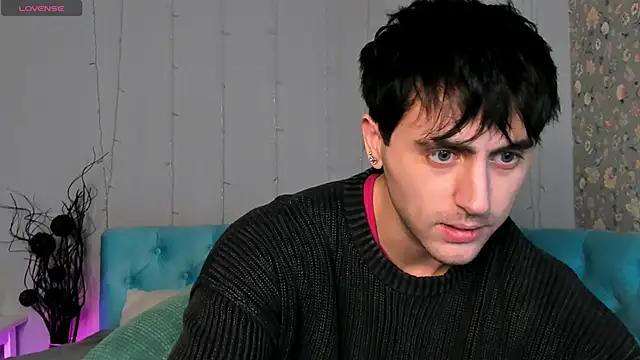 Snapshot of Oscar_Miller_ chatting on 02-06-26, 09:07 Oscar Miller online show from 02-06-26, 09:07