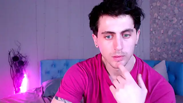 Snapshot of Oscar_Miller_ chatting on 03-14-26, 09:09 Oscar Miller online show from 03-14-26, 09:09