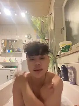 Snapshot of Kingpowerlittel chatting on 02-18-26, 05:31 Kingpowerlittel online show from 02-18-26, 05:31