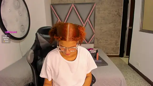 chubby sexy  online show from 09-14-25, 12:48