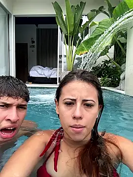 Snapshot of ChanellandMax chatting on 10-27-25, 03:27 ChanellandMax online show from 10-27-25, 03:27