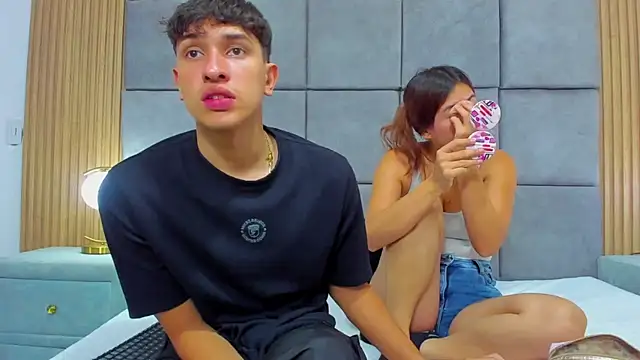 Snapshot of ChanellandMax chatting on 11-14-25, 01:10 ChanellandMax online show from 11-14-25, 01:10