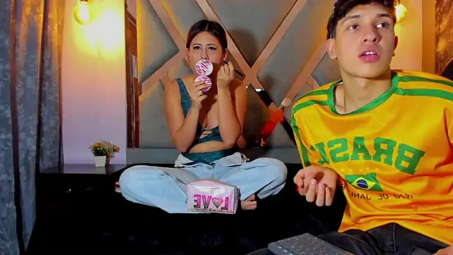 Snapshot of ChanellandMax chatting on 12-17-25, 07:42 ChanellandMax online show from 12-17-25, 07:42