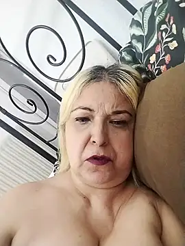 Snapshot of MarielaFerrer chatting on 10-12-25, 02:27 MarielaFerrer online show from 10-12-25, 02:27