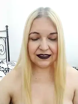 Snapshot of MarielaFerrer chatting on 12-17-25, 04:46 MarielaFerrer online show from 12-17-25, 04:46