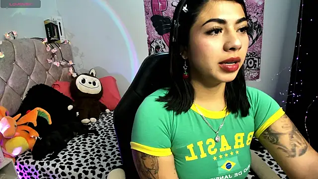 Snapshot of charlotte_queen1320 chatting on 07-19-26, 04:49 charlotte queen1320 online show from 07-19-26, 04:49