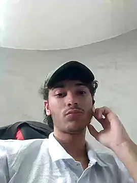 Snapshot of zyonboy1 chatting on 10-01-25, 02:01 zyonboy1 online show from 10-01-25, 02:01