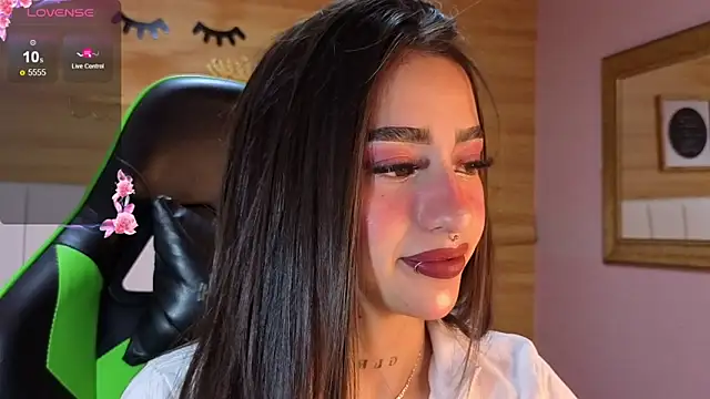 Abril Velvet a  online show from 11-23-25, 01:33