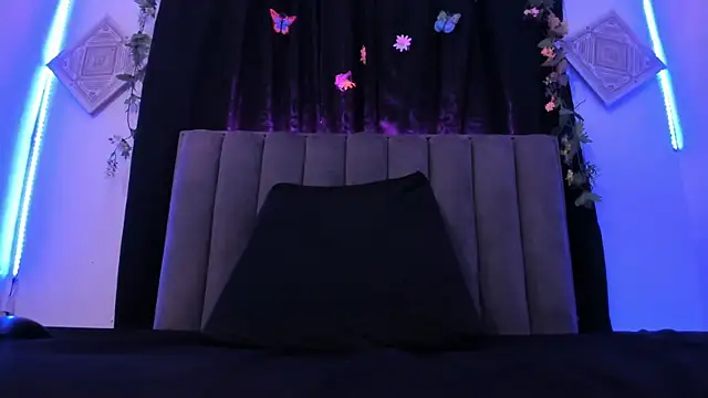 Snapshot of AkiraStone_ chatting on 10-21-25, 12:17 AkiraStone online show from 10-21-25, 12:17