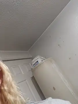 Snapshot of toomuchofafreak chatting on 10-03-25, 05:04 toomuchofafreak online show from 10-03-25, 05:04