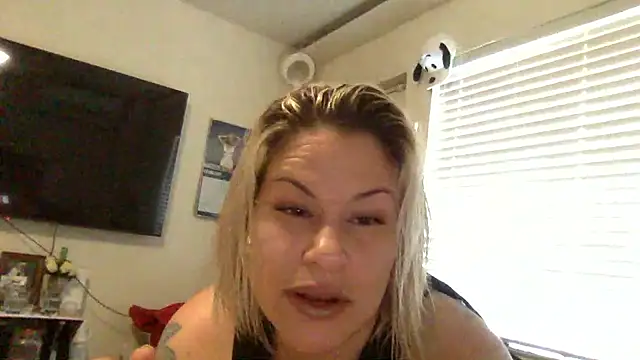 Snapshot of toomuchofafreak chatting on 02-27-26, 07:14 toomuchofafreak online show from 02-27-26, 07:14