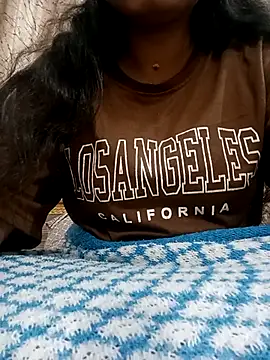 Snapshot of Tulasi_69 chatting on 12-17-25, 09:48 Tulasi 69 online show from 12-17-25, 09:48