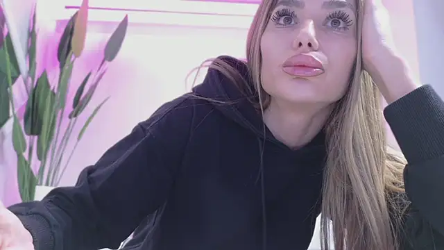 Snapshot of KaseyQuinn_ chatting on 05-14-26, 07:31 KaseyQuinn online show from 05-14-26, 07:31