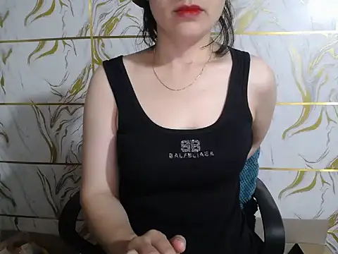 Snapshot of Lyzizi_lovely09 chatting on 06-14-26, 05:31 Lyzizi lovely09 online show from 06-14-26, 05:31