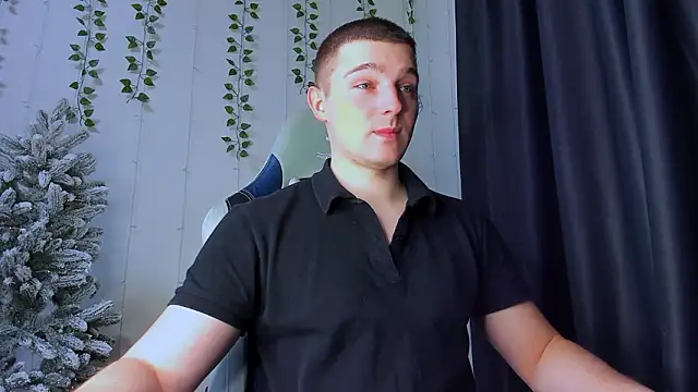 Snapshot of Your_Claddagh chatting on 02-01-26, 03:32 Your Claddagh online show from 02-01-26, 03:32