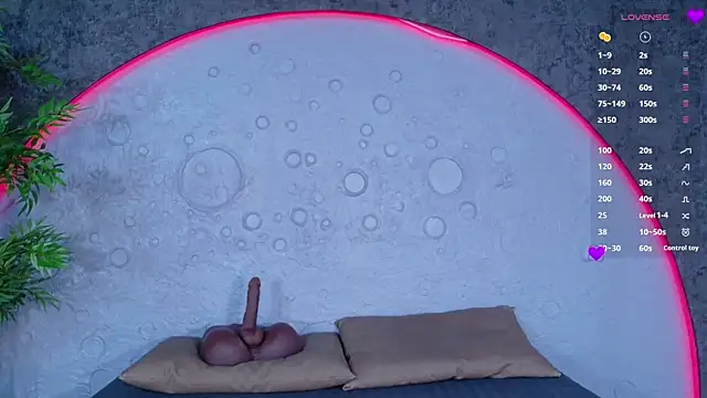 ReinaChloe online show from 04-18-26, 04:33