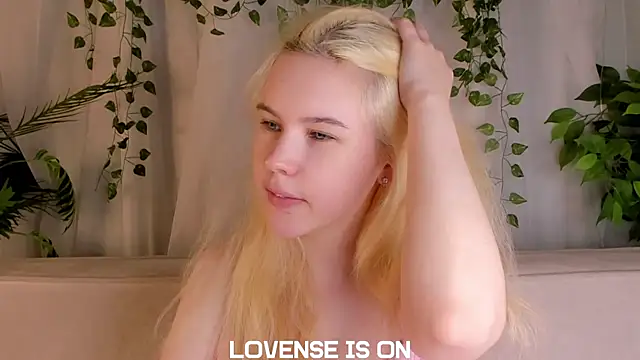 ElizSpieth online show from 11-11-25, 01:38