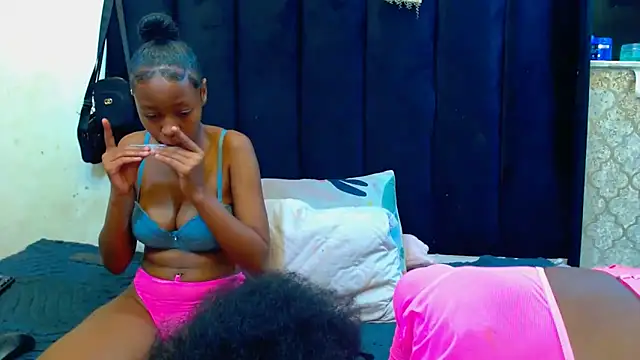 LonelyQueenxx25 online show from 03-06-26, 08:05