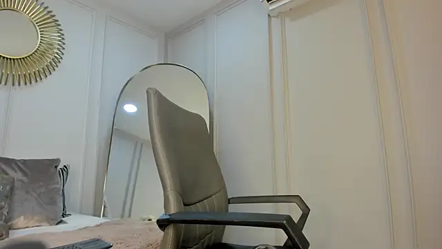 CharlotteBrownn  online show from 09-20-25, 12:22