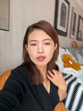 Snapshot of feifei_521 chatting on 10-19-25, 05:41 feifei 521 online show from 10-19-25, 05:41