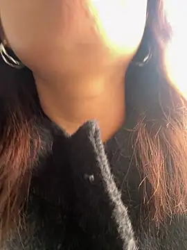 Snapshot of feifei_521 chatting on 10-25-25, 06:10 feifei 521 online show from 10-25-25, 06:10