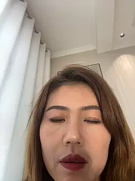 Snapshot of feifei_521 chatting on 10-26-25, 12:38 feifei 521 online show from 10-26-25, 12:38