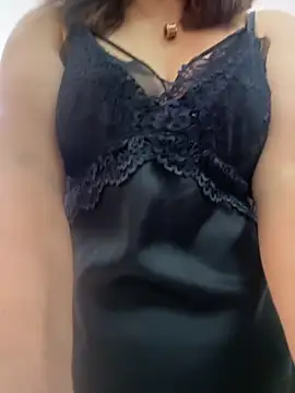 Snapshot of feifei_521 chatting on 10-31-25, 02:23 feifei 521 online show from 10-31-25, 02:23