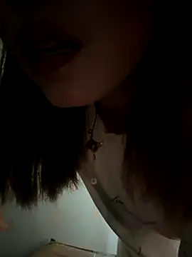 Snapshot of feifei_521 chatting on 11-05-25, 12:32 feifei 521 online show from 11-05-25, 12:32