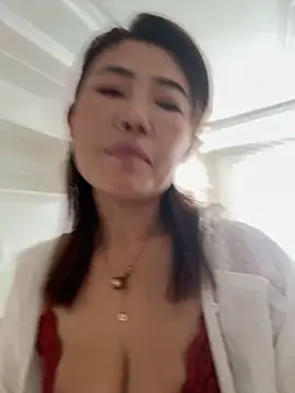 Snapshot of feifei_521 chatting on 11-25-25, 02:22 feifei 521 online show from 11-25-25, 02:22