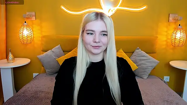 Snapshot of RuthBryant chatting on 11-04-25, 12:54 RuthBryant online show from 11-04-25, 12:54