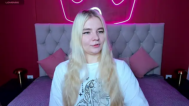 Snapshot of RuthBryant chatting on 11-08-25, 01:06 RuthBryant online show from 11-08-25, 01:06