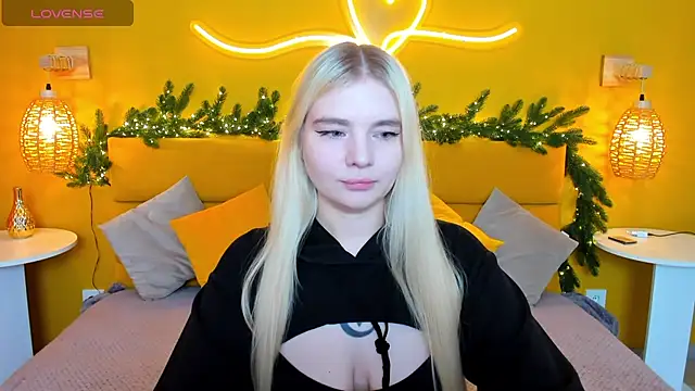 Snapshot of RuthBryant chatting on 11-29-25, 12:35 RuthBryant online show from 11-29-25, 12:35