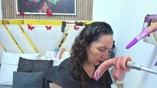Luna Naughty1 online show from 05-21-26, 07:32
