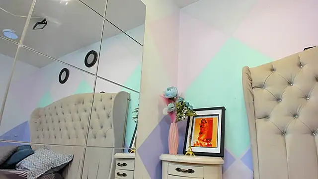 ZaharaSkylar online show from 12-01-25, 11:48