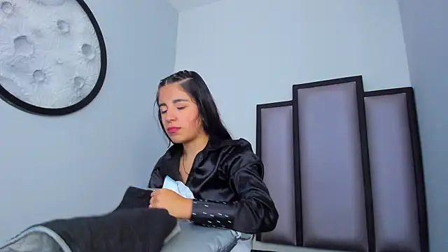 Lucy-23 online show from 10-24-25, 04:20